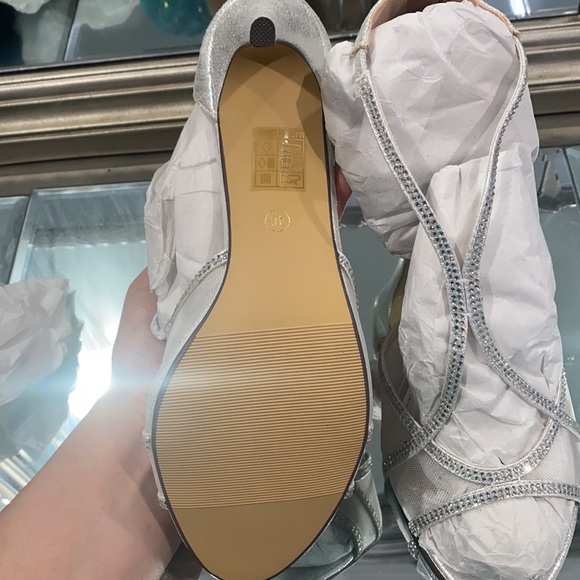 High Heels - Picture 5 of 5